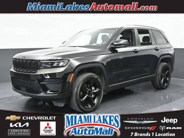 2023 Jeep Grand Cherokee Altitude 4WD photo