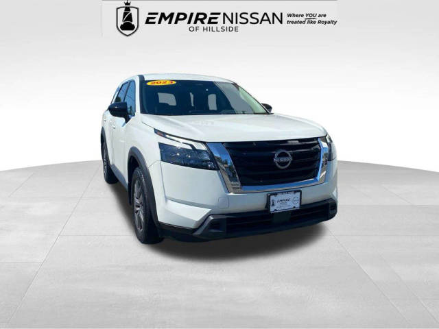2023 Nissan Pathfinder S 4WD photo