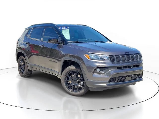 2023 Jeep Compass Altitude 4WD photo