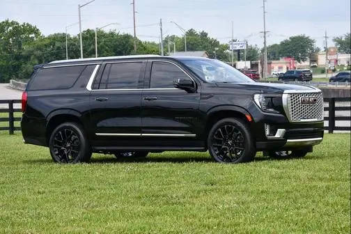2023 GMC Yukon XL Denali 4WD photo