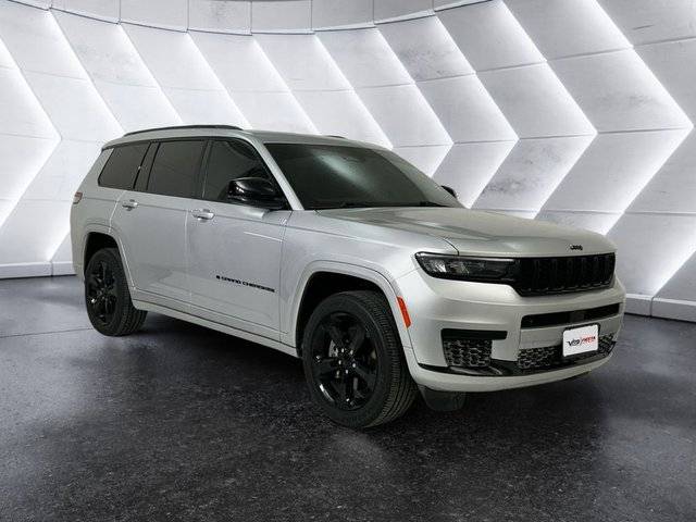 2023 Jeep Grand Cherokee L Altitude RWD photo