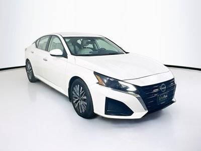 2023 Nissan Altima 2.5 SV FWD photo