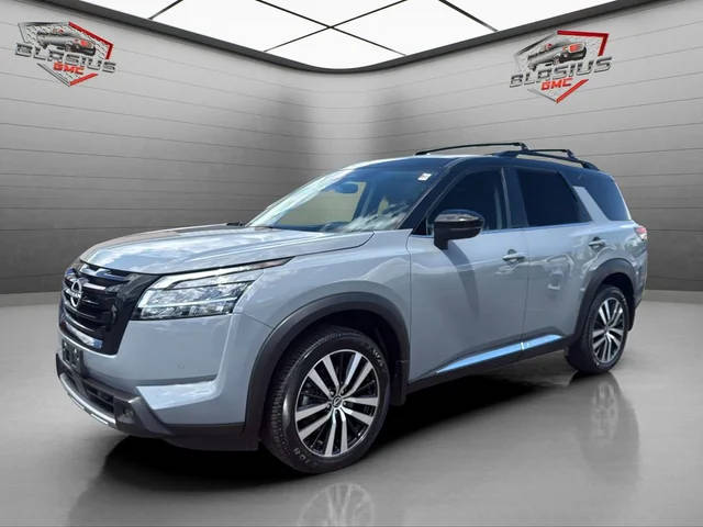 2023 Nissan Pathfinder Platinum 4WD photo