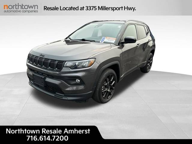 2023 Jeep Compass Altitude 4WD photo