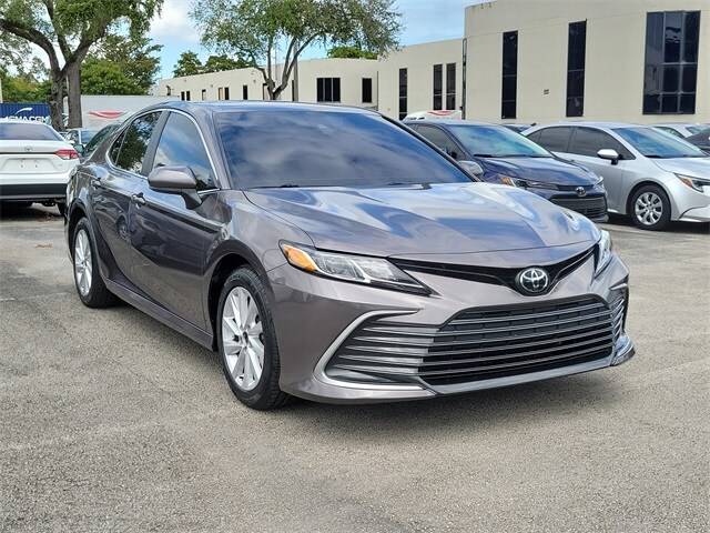 2023 Toyota Camry LE FWD photo