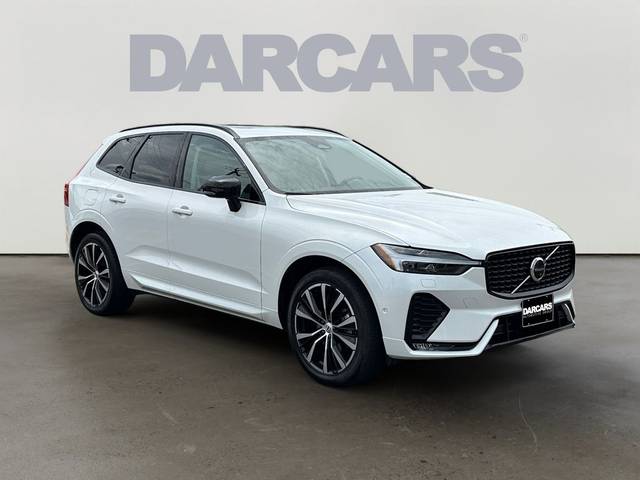 2023 Volvo XC60 Plus Dark Theme AWD photo