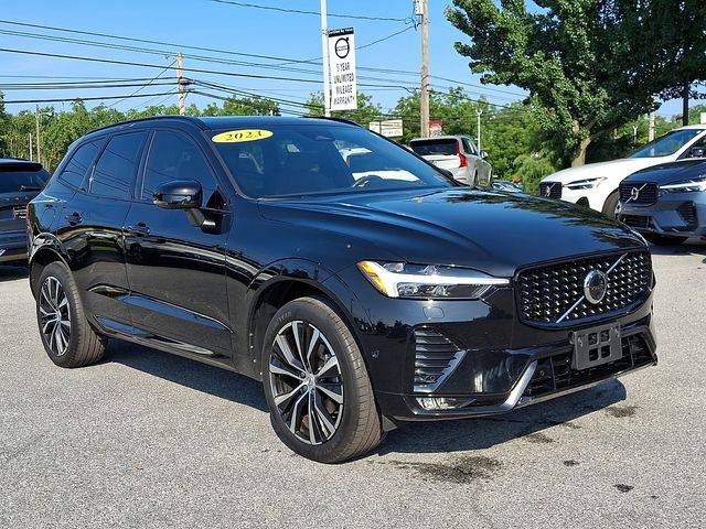 2023 Volvo XC60 Plus Dark Theme AWD photo