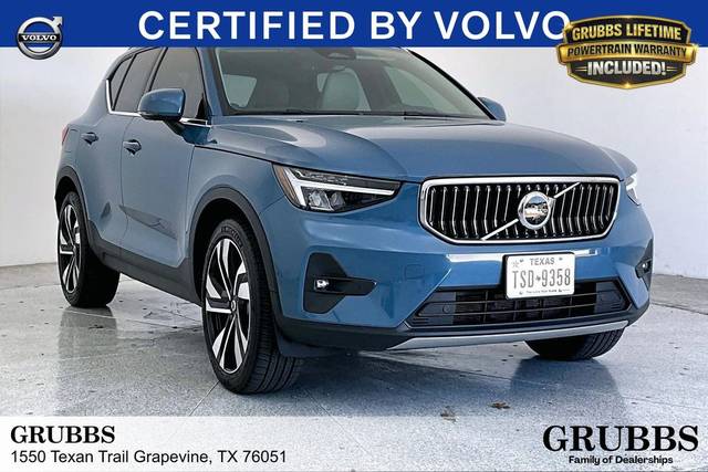 2023 Volvo XC40 Ultimate Bright Theme AWD photo