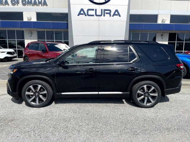 2023 Honda Pilot Touring AWD photo