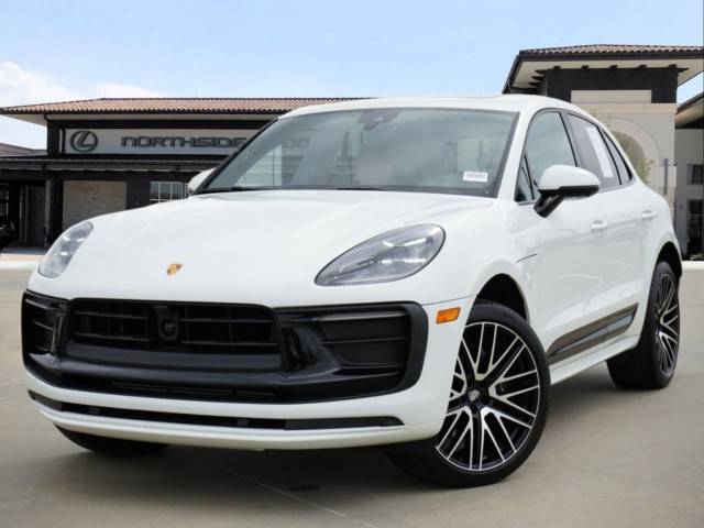 2023 Porsche Macan T AWD photo