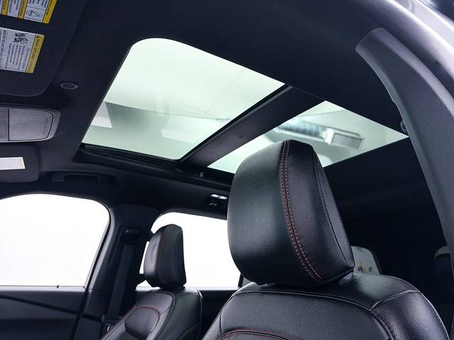 2023 Ford Explorer ST-Line RWD photo