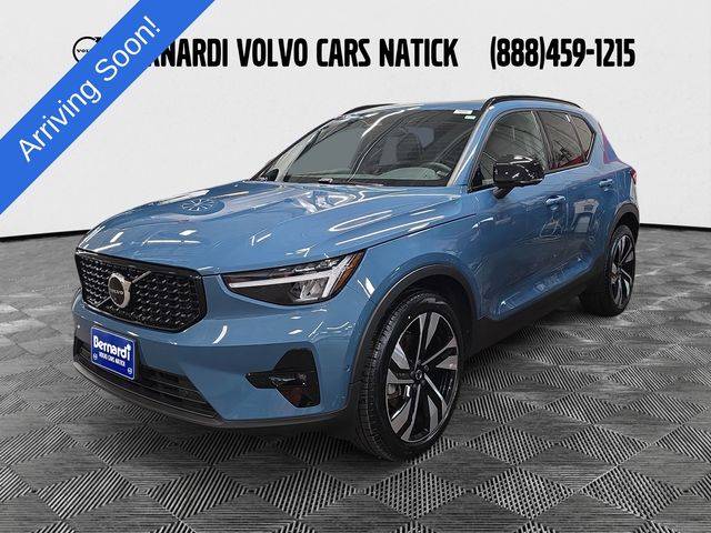 2023 Volvo XC40 Plus Dark Theme AWD photo