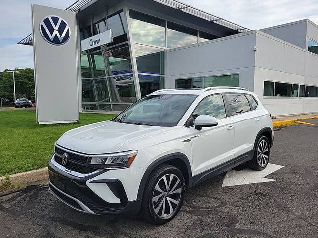 2023 Volkswagen Taos SE AWD photo