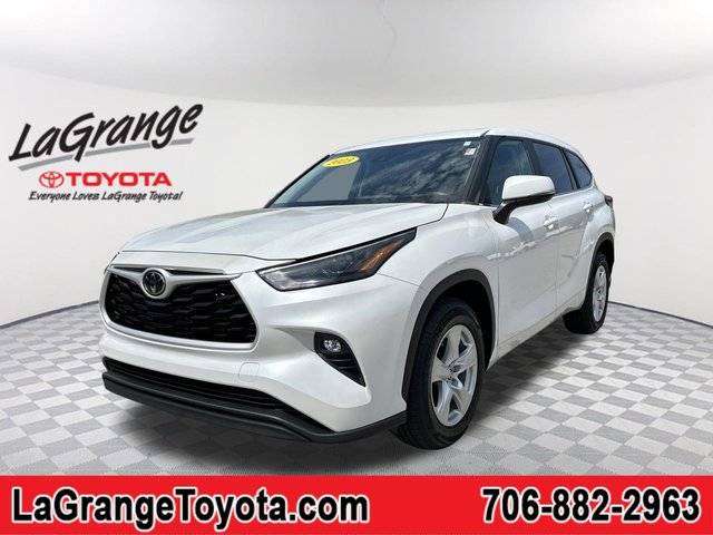 2023 Toyota Highlander LE FWD photo