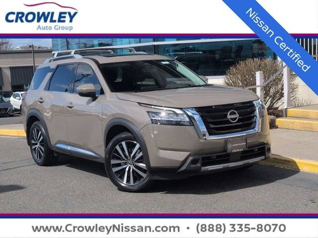 2023 Nissan Pathfinder Platinum 4WD photo