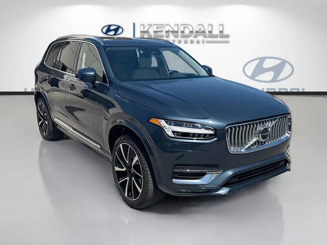 2023 Volvo XC90 Plus AWD photo