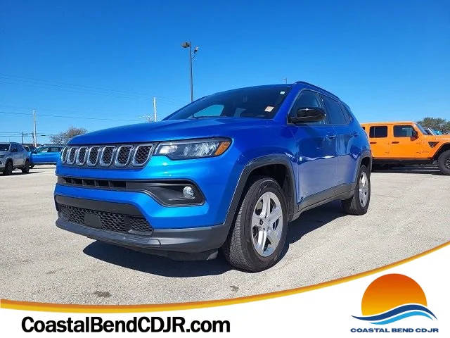 2023 Jeep Compass Latitude 4WD photo