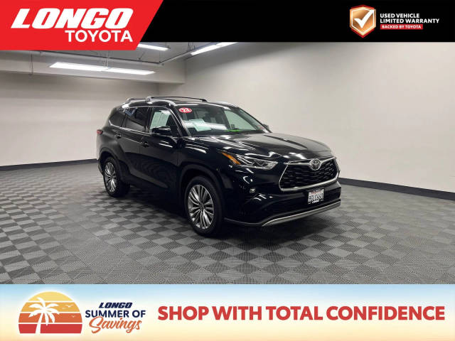 2023 Toyota Highlander Platinum FWD photo