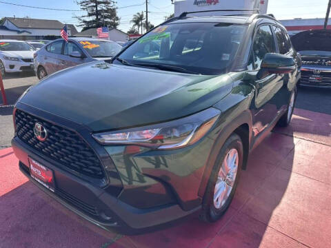 2023 Toyota Corolla Cross LE AWD photo