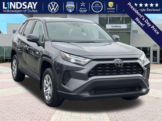 2023 Toyota RAV4 LE FWD photo