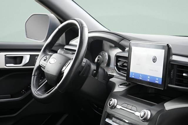 2020 Ford Explorer XLT 4WD photo