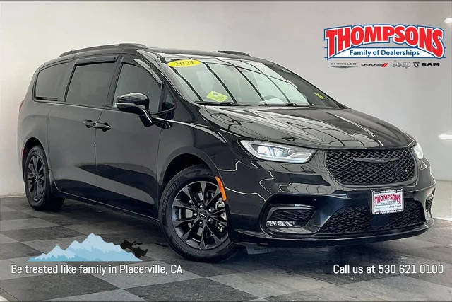 2021 Chrysler Pacifica Minivan Touring L FWD photo