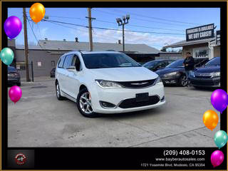 2020 Chrysler Pacifica Minivan Limited FWD photo