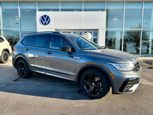 2023 Volkswagen Tiguan SE R-Line Black FWD photo