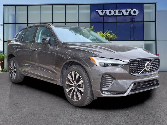 2023 Volvo XC60 Plus Dark Theme FWD photo