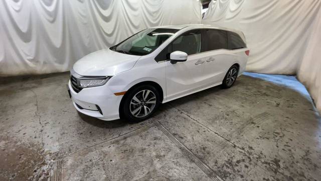 2023 Honda Odyssey Touring FWD photo