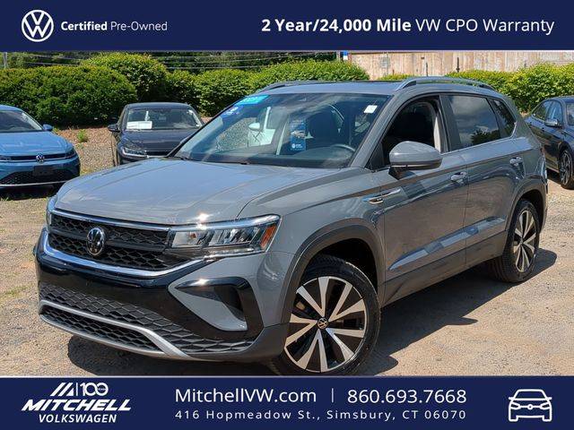 2023 Volkswagen Taos SE AWD photo