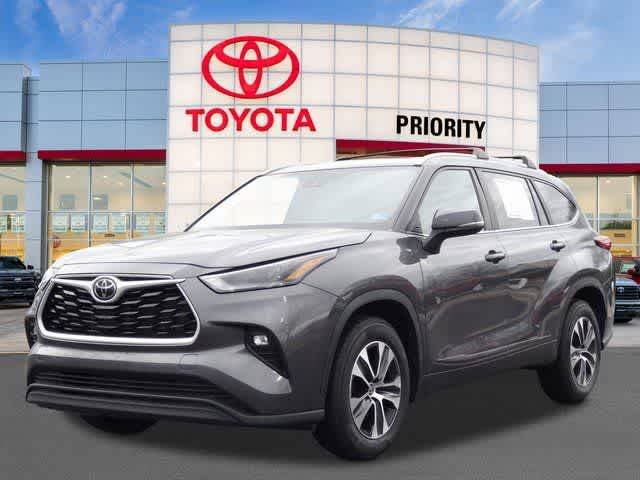 2023 Toyota Highlander XLE FWD photo