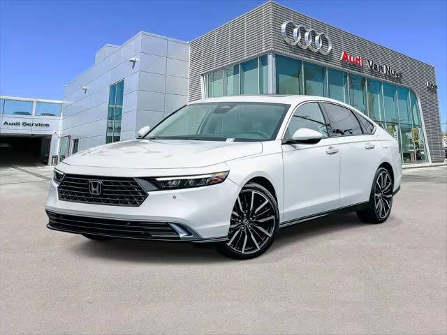 2023 Honda Accord Touring FWD photo