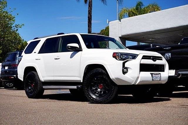 2023 Toyota 4Runner SR5 Premium 4WD photo