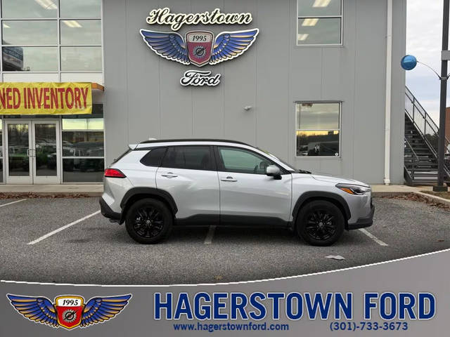 2023 Toyota Corolla Cross LE AWD photo