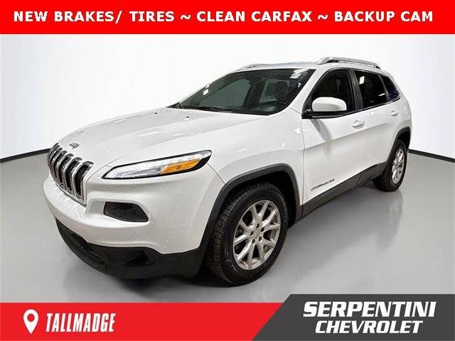 2017 Jeep Cherokee Latitude FWD photo