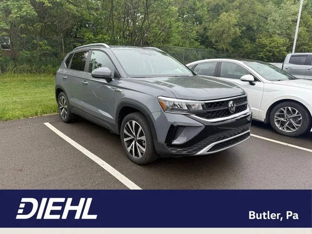 2023 Volkswagen Taos SE AWD photo