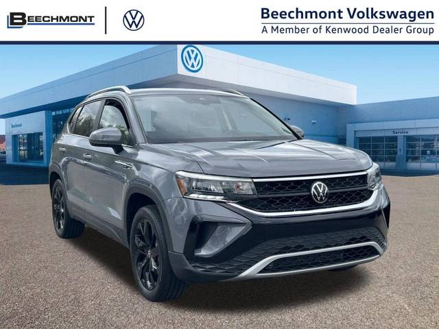 2023 Volkswagen Taos SE AWD photo