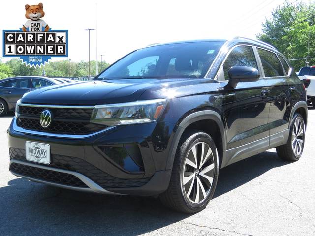 2023 Volkswagen Taos SE AWD photo