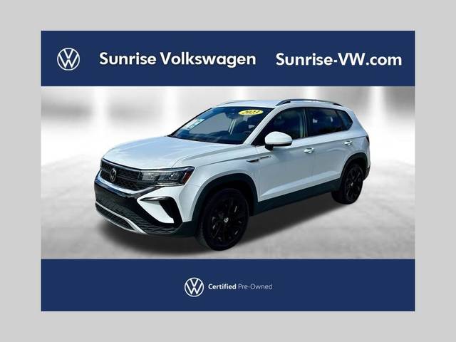 2023 Volkswagen Taos SE FWD photo