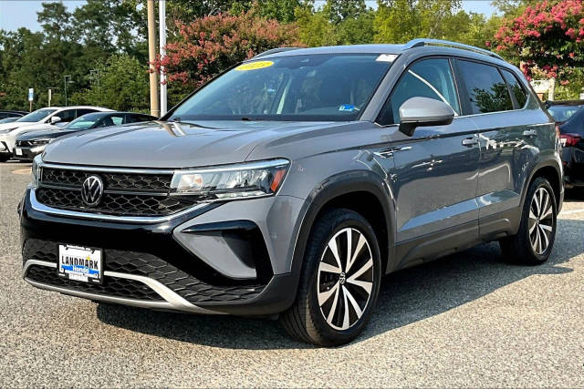 2023 Volkswagen Taos SE AWD photo