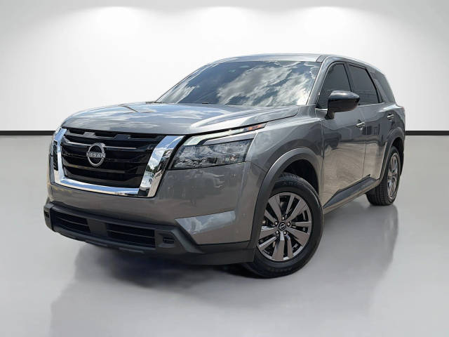 2023 Nissan Pathfinder S FWD photo
