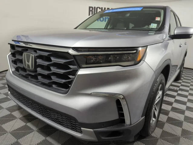 2023 Honda Pilot EX-L 8 Passenger FWD photo