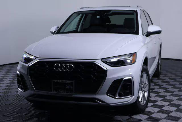 2023 Audi Q5 S line Premium AWD photo