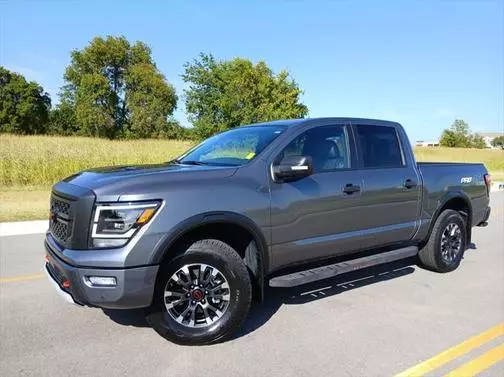 2023 Nissan Titan PRO-4X 4WD photo