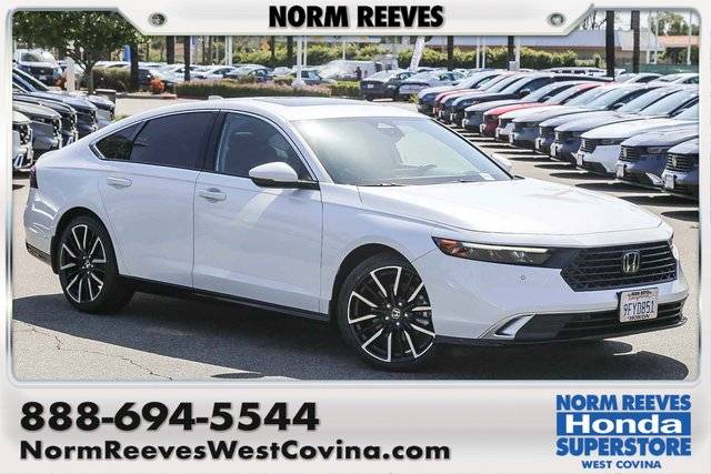 2023 Honda Accord Touring FWD photo