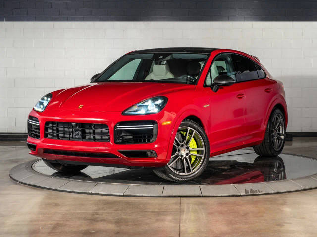 2023 Porsche Cayenne Coupe Turbo S E-Hybrid AWD photo