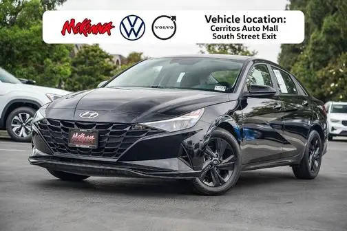 2023 Hyundai Elantra SEL FWD photo