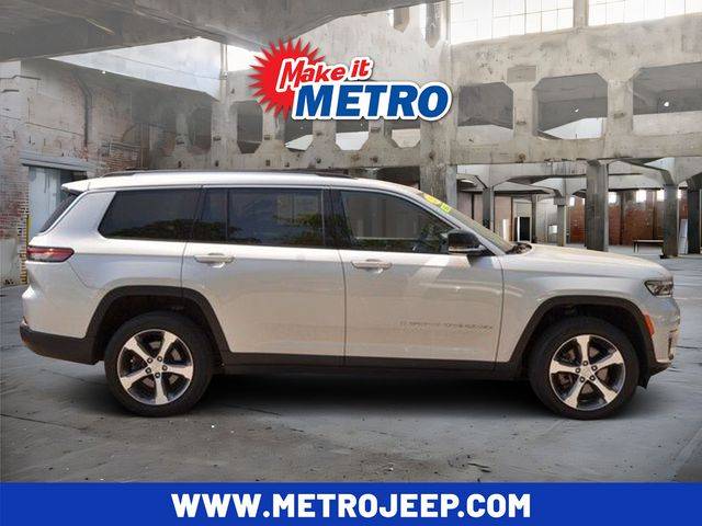 2023 Jeep Grand Cherokee L Limited 4WD photo