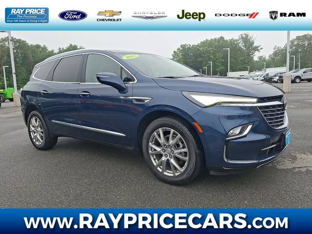 2023 Buick Enclave Essence AWD photo